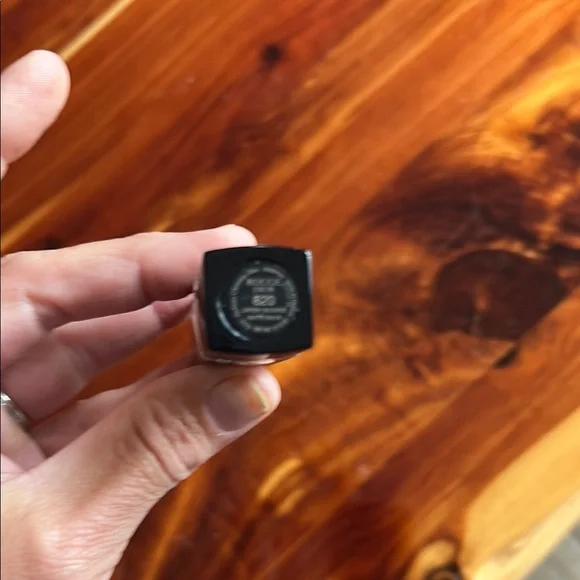 Lipstick - Picture 3 of 4